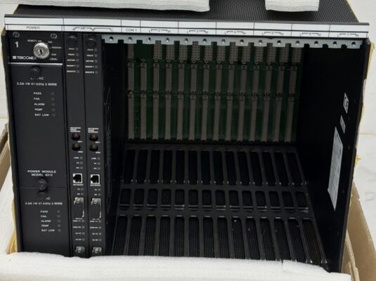 8110 Invensys Triconex Yüksek Yoğunluklu Ana Şasi, Altı RS-485 G/Ç Genişletme Veriyolu Portu ve Kanal A, B ve C için İki Takım Port ile